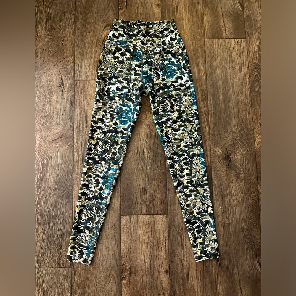 Kinesis Leggings Cheetah Leopard Animal Print Black Blue Tan Size XS